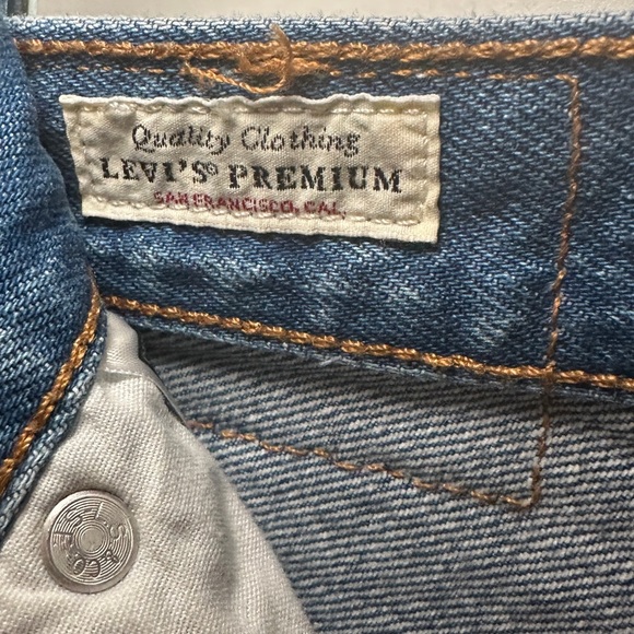 Levi’s 501 Original Short in Athens Mid Short - Picture 4 of 7